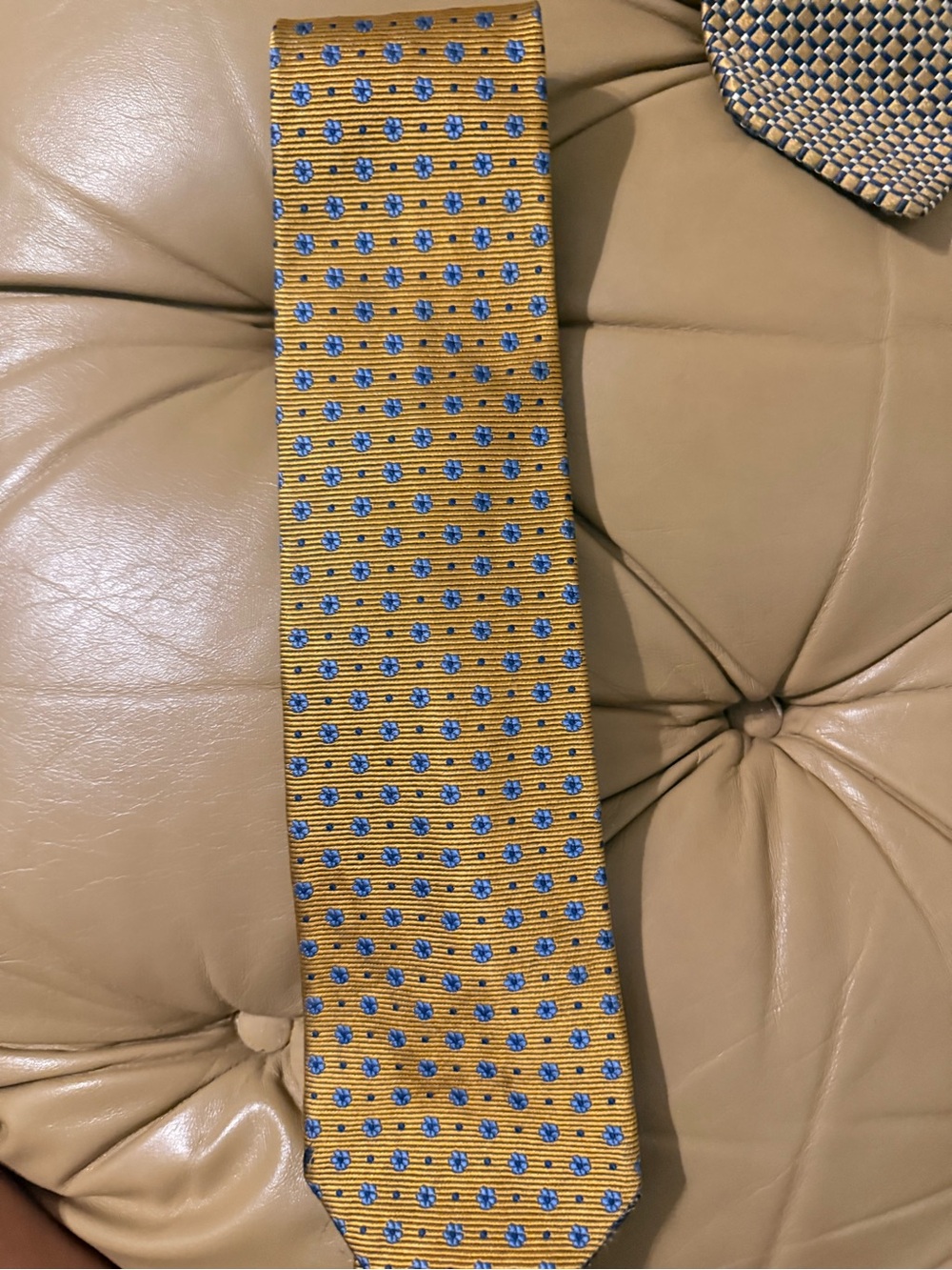 Brook Brothers Men’s Silk Yellow Tie Blue Flowers 100 Silk Made In USA
